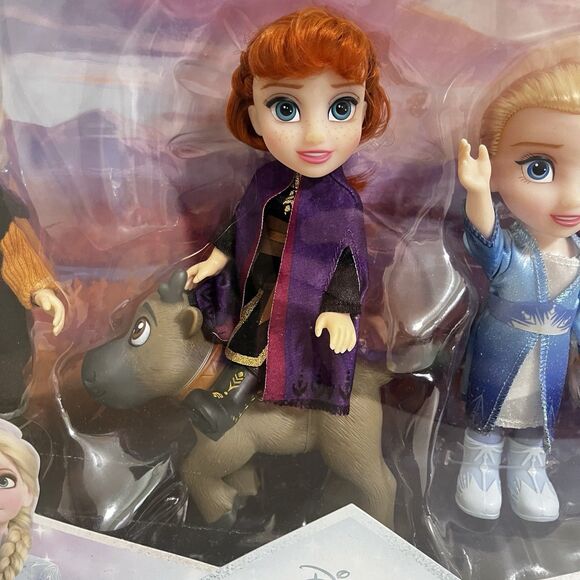 Disney Frozen II Petite Adventure 6" Dolls Gift Set Anna Elsa Olaf Kristoff NEW - Picture 6 of 16